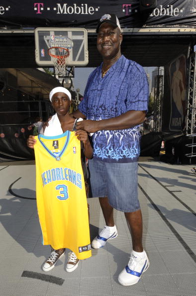 老将并肩作 老将并肩作